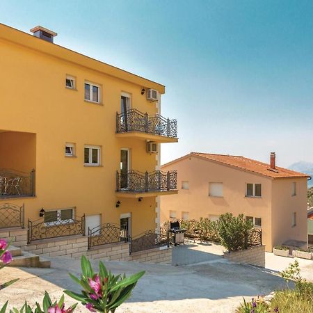 Beautiful Apartment In Krvavica With Kitchen Kültér fotó